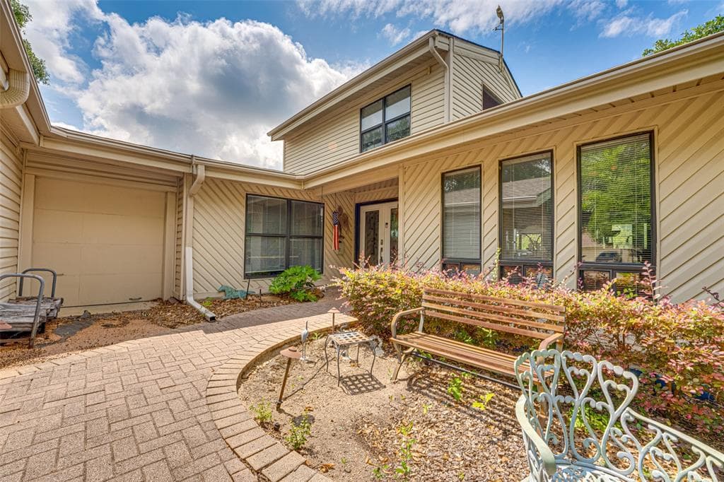 333 Columbia Dr