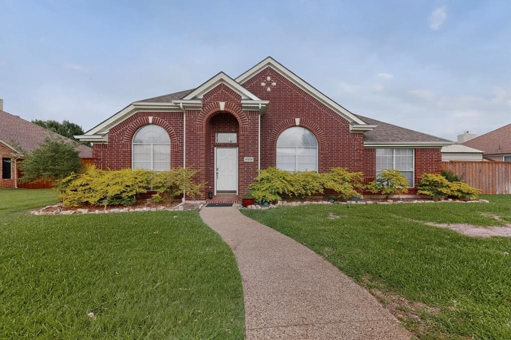 4006 Watersedge Dr