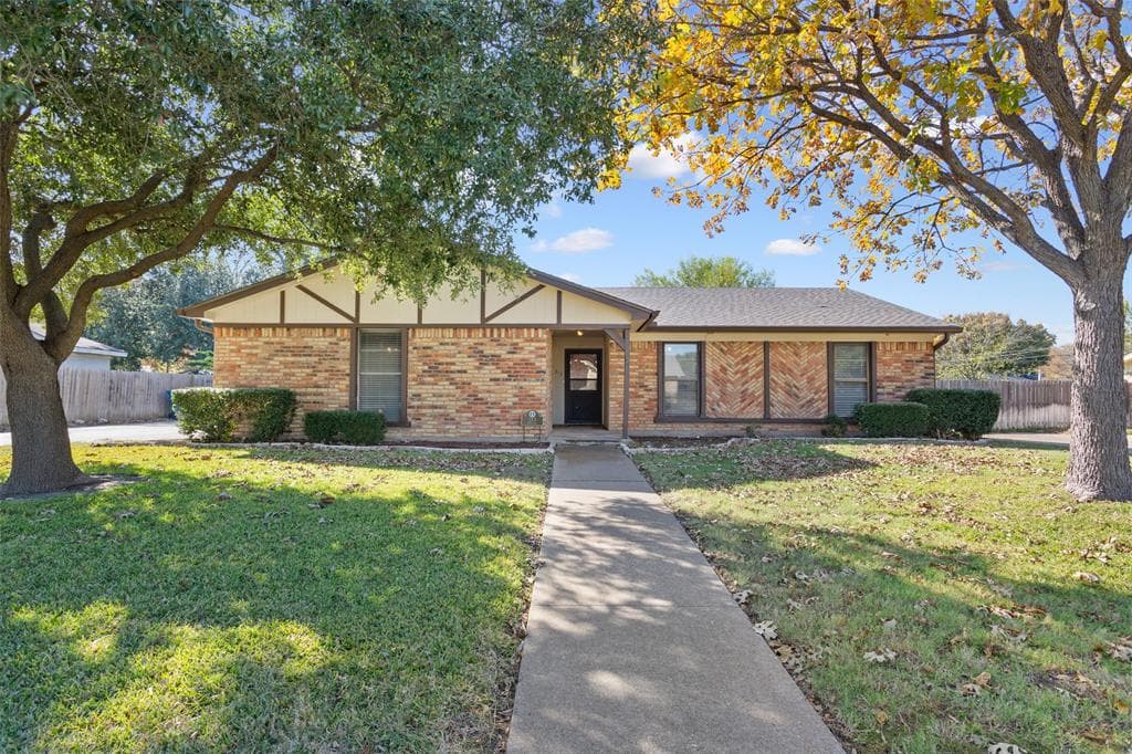 213 Bowie Ln