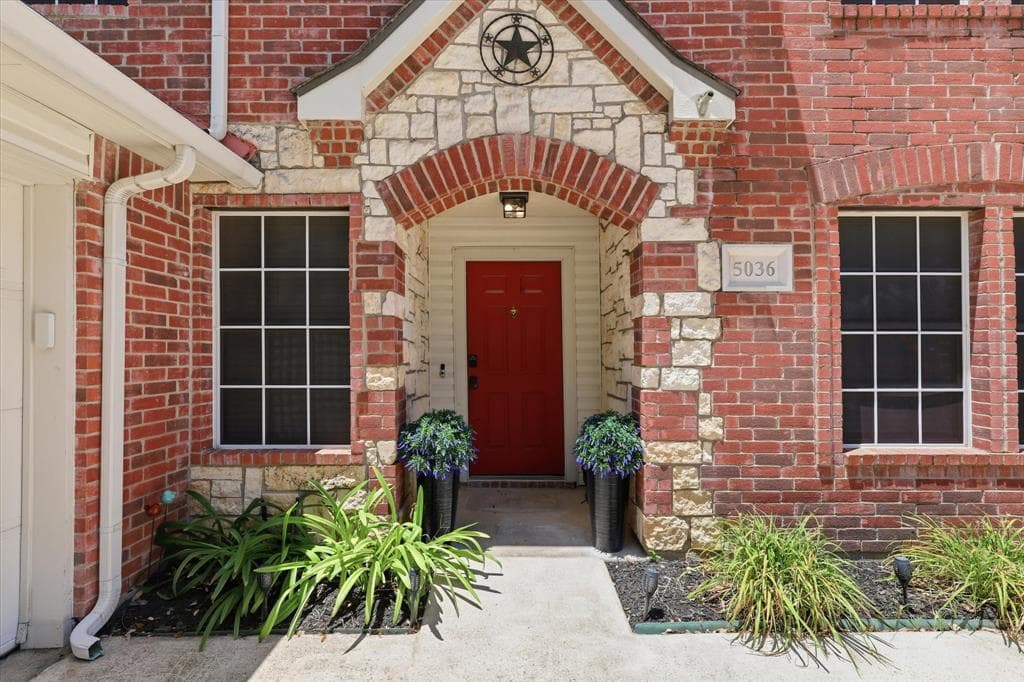 5036 Nautical Ln