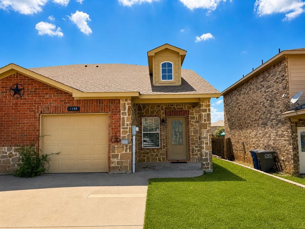 1108 Parkway Trl