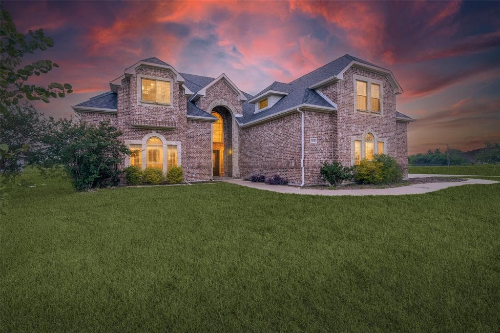 11070 Magic Ln