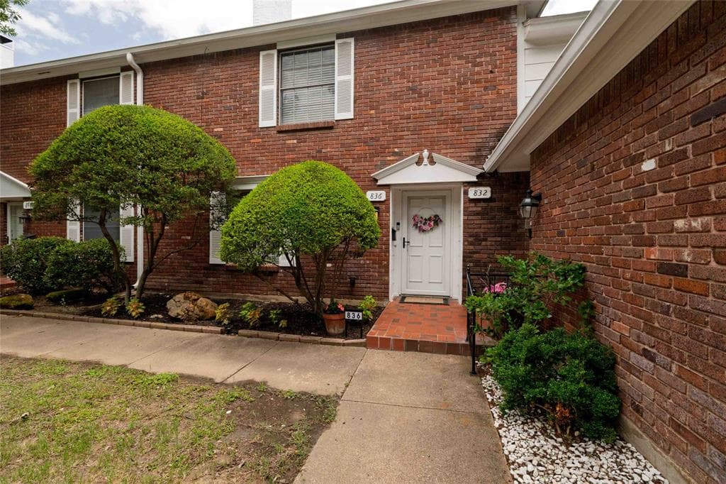 836 Chateau Valee Cir