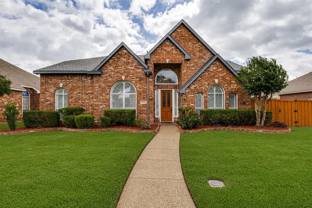 322 Hampton Ct