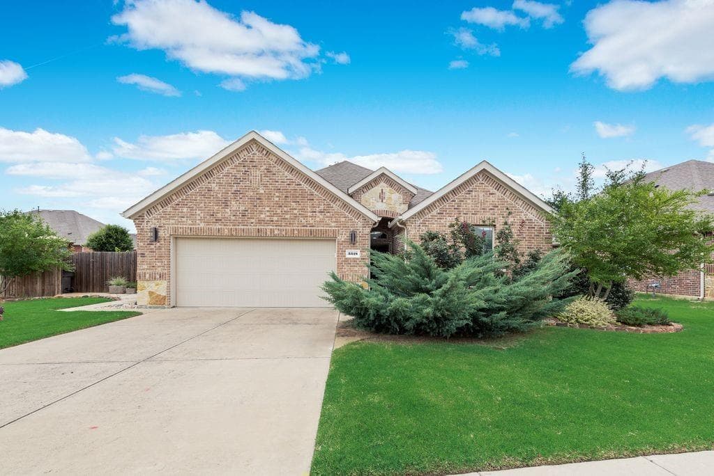 3318 Rosewood Ln