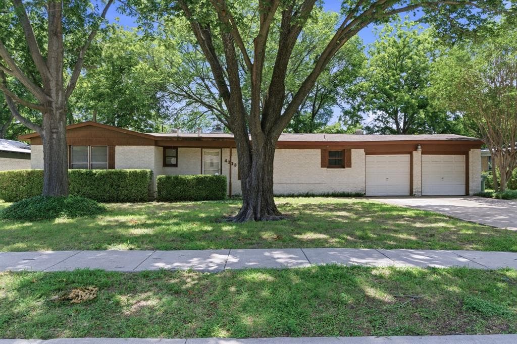 4333 Mackey Dr
