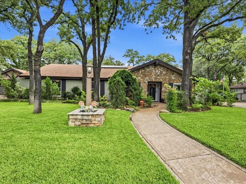 200 Timberlane Ter