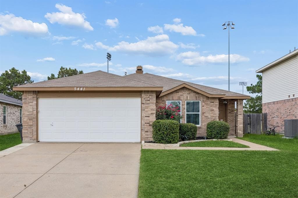 5441 Camarillo Dr