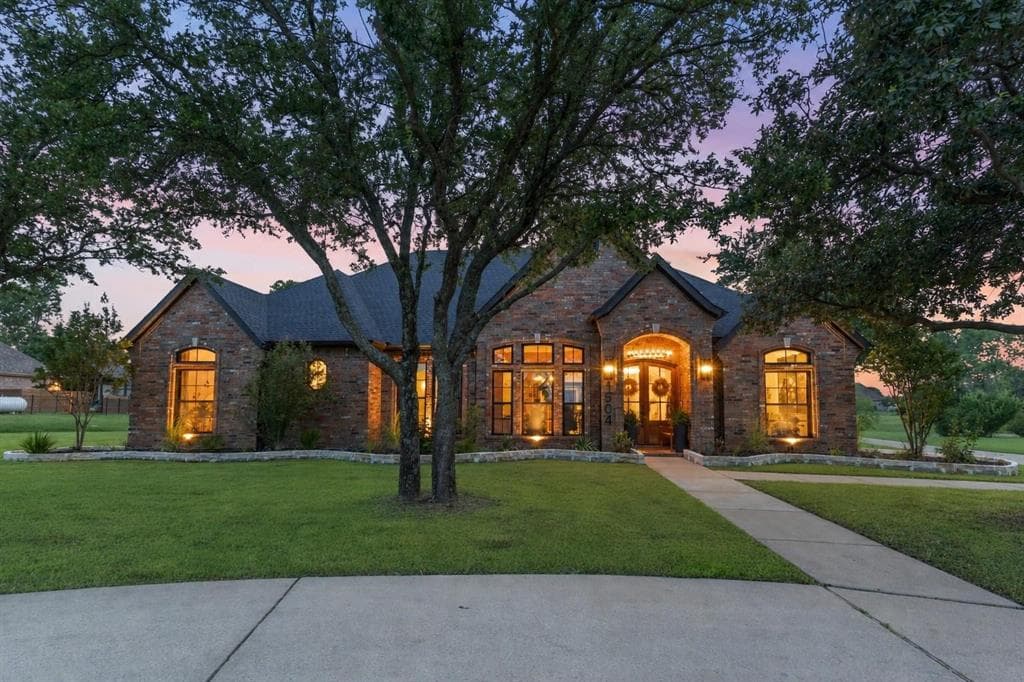1504 Brook Ln