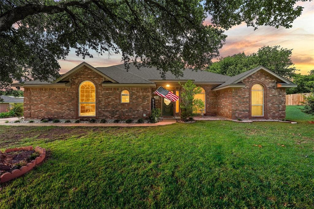 212 Sherwood Oaks Dr