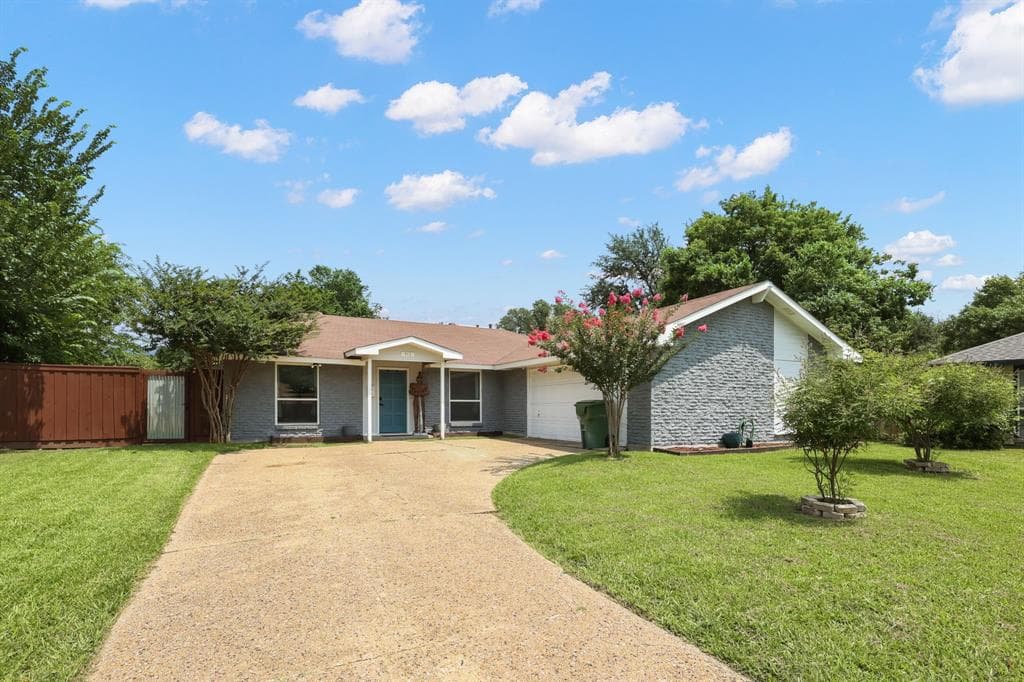 913 Heritage Cir
