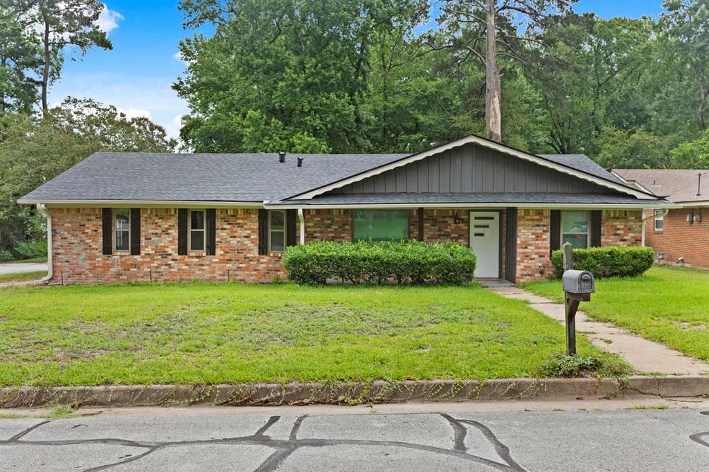 3100 Rosemary Ln