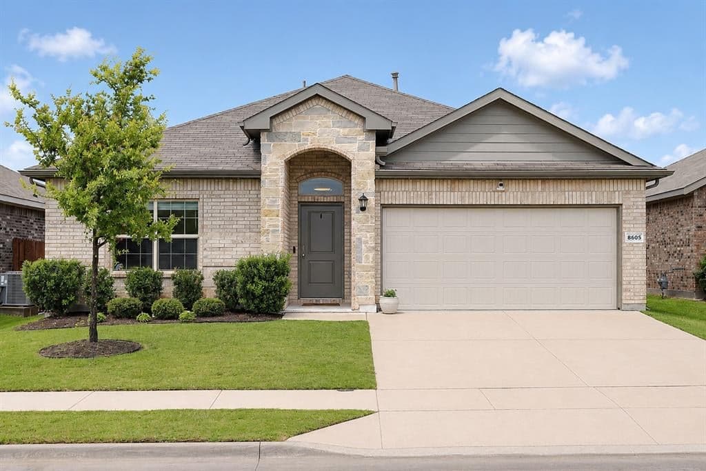 8605 Mirror Lake Dr