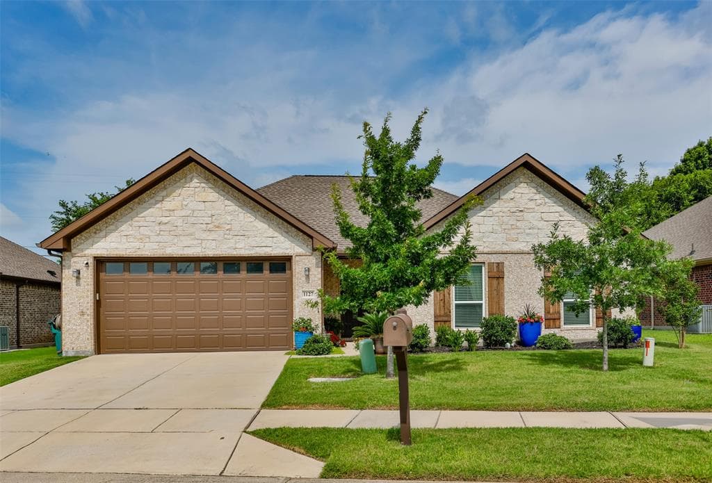 1127 Vintage Ave