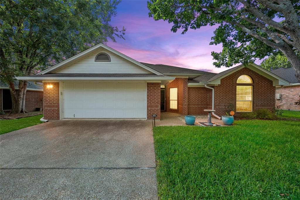 10604 Sierra West Dr