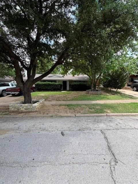 430 W Phillips Ct