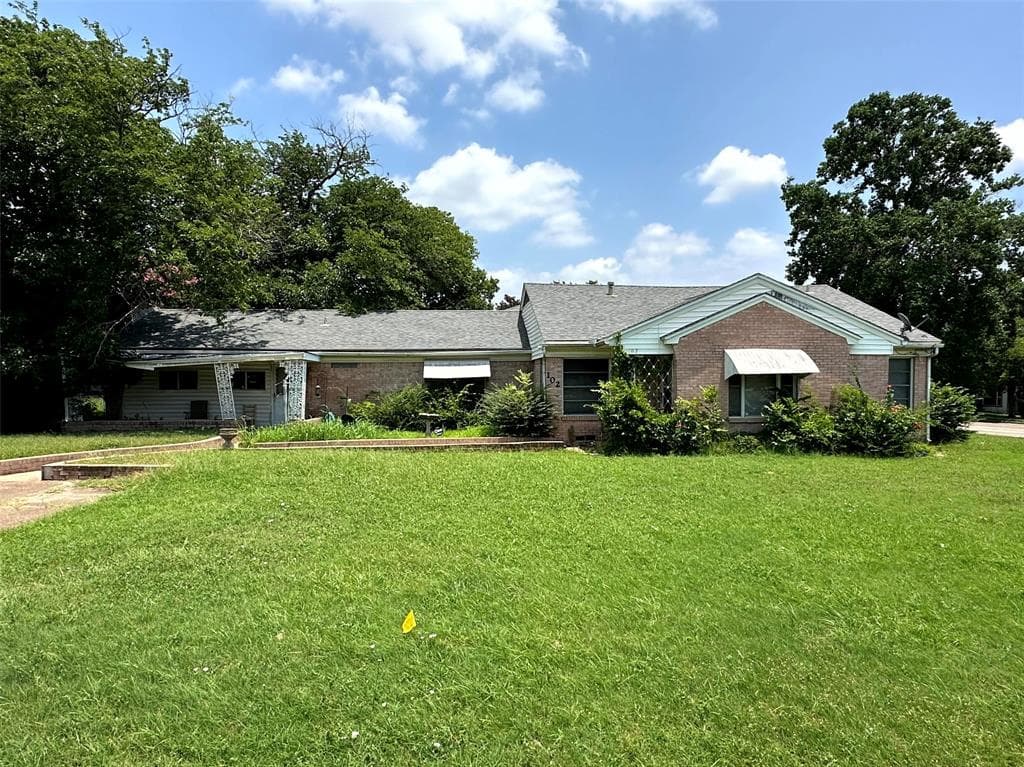 102 Denton St