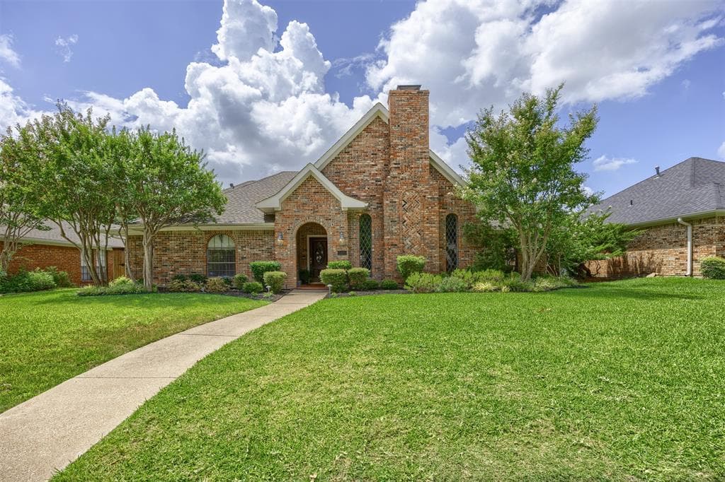 3420 Eisenhower Ln
