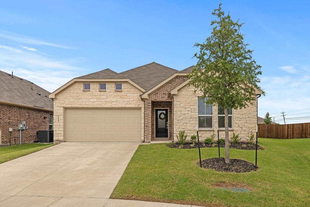 7033 Black Ash Ln