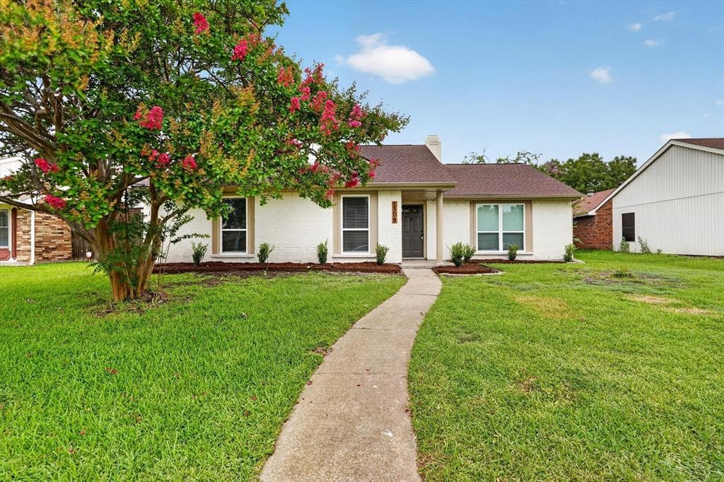 1309 Thoreau Ln