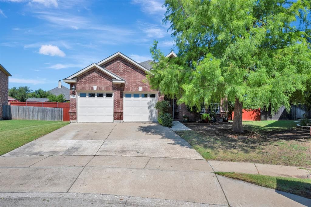 2225 Clairborne Dr