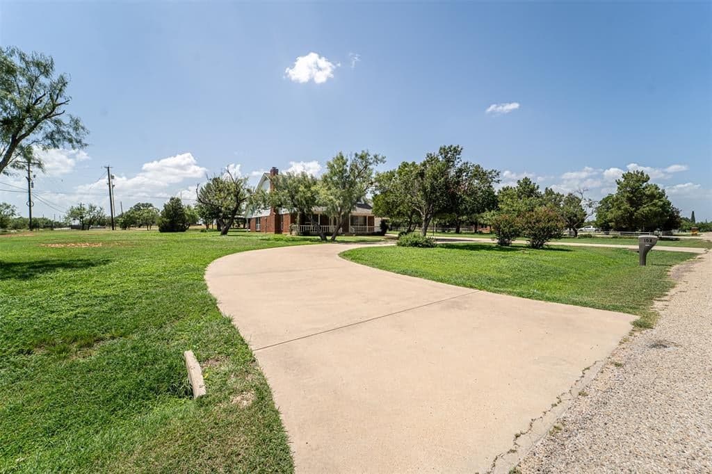 102 Five Oaks Rd