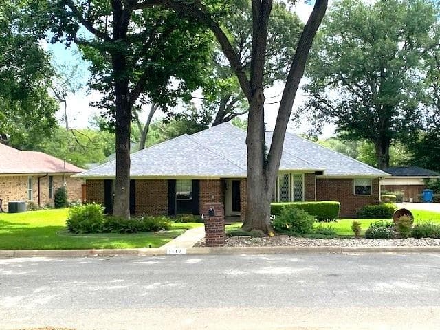 1117 Hillside Dr