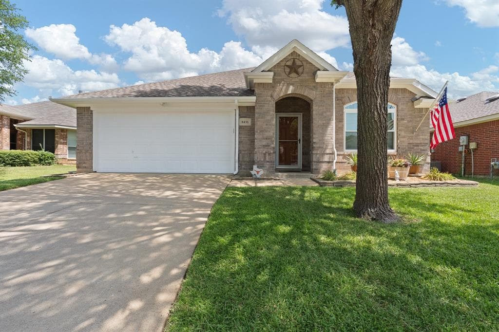 8436 Hawks Nest Dr