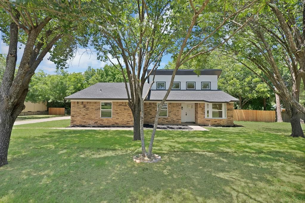 105 Oak Ln