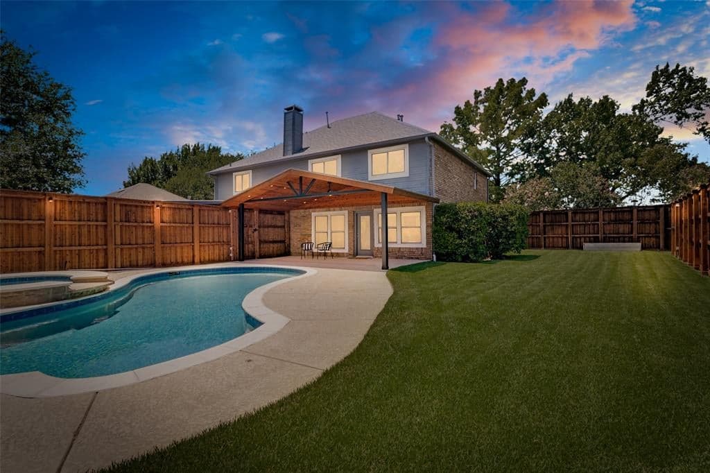 1318 Newport Dr