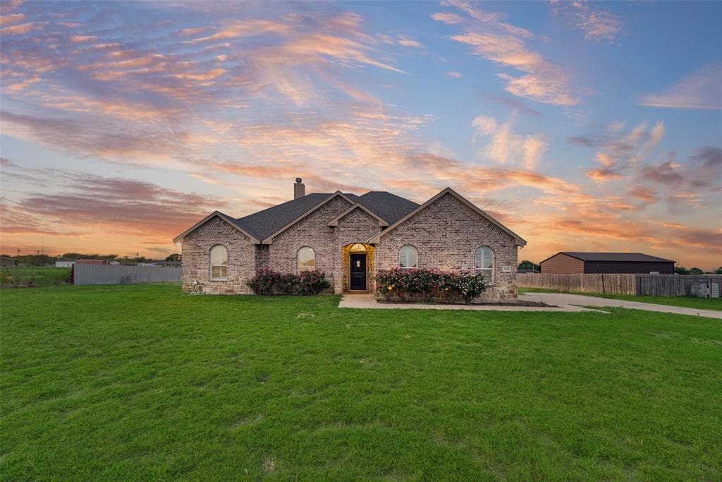 3408 Chinaberry Ln