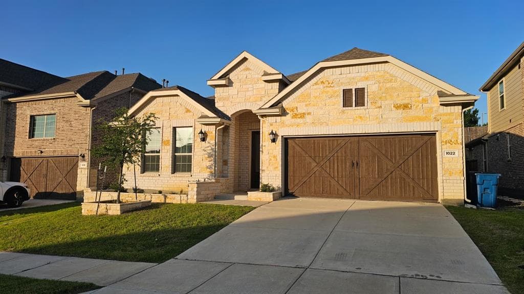 1022 Lakebend Ct