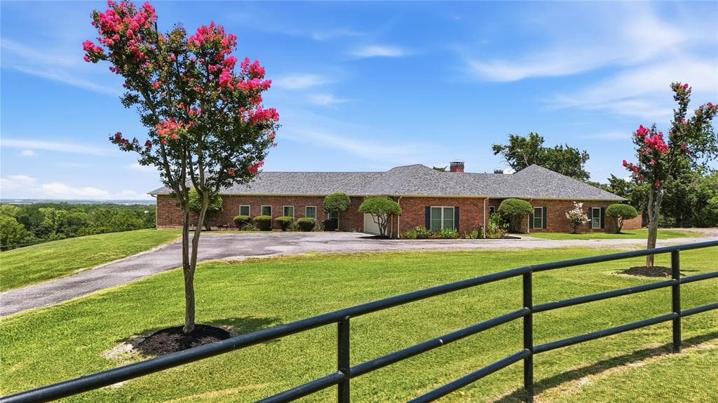 1316 Tate Cir