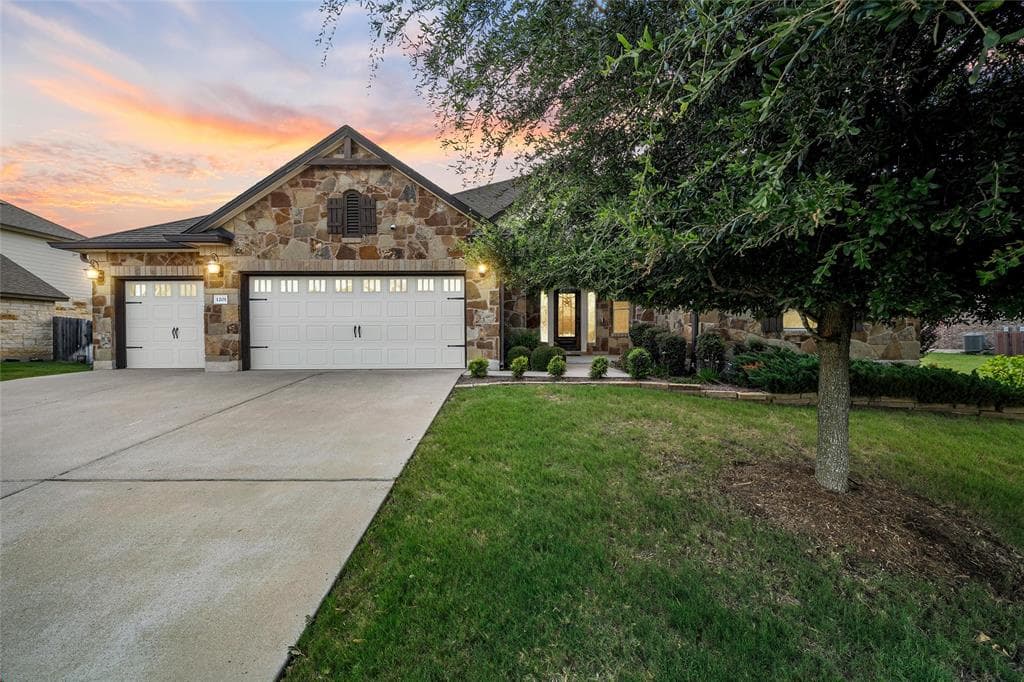 1201 Drummond Cir