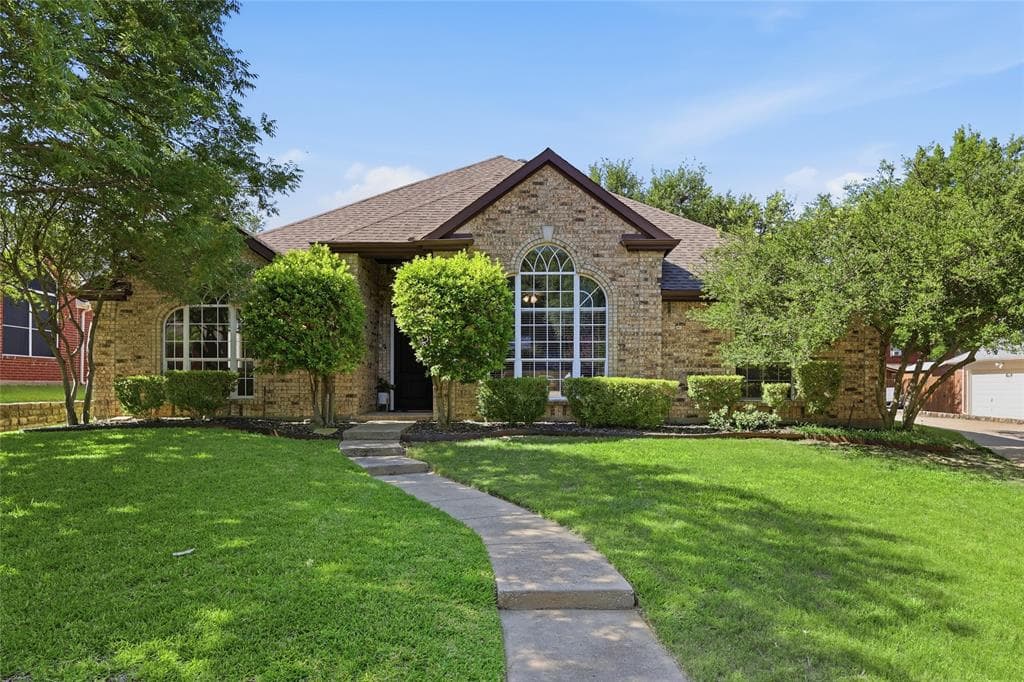908 Chapel Dr