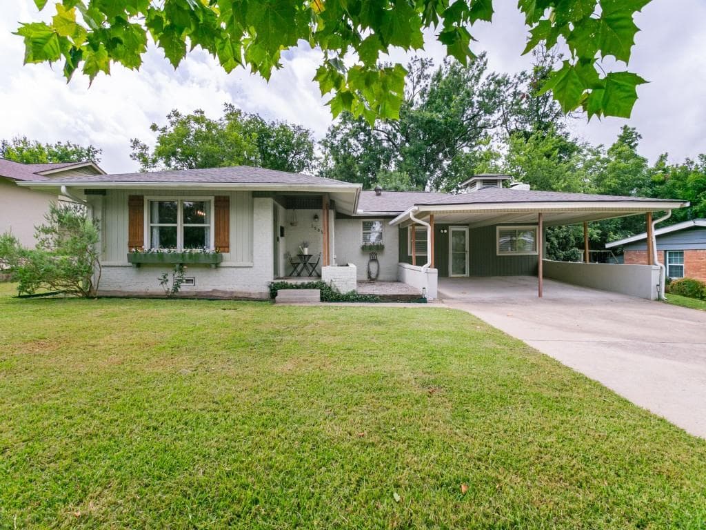 3505 Cromart Ave