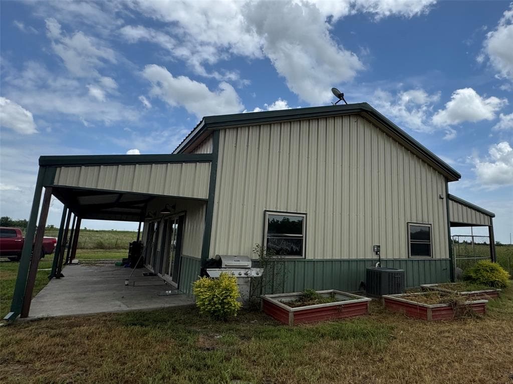 678 County Road 1063