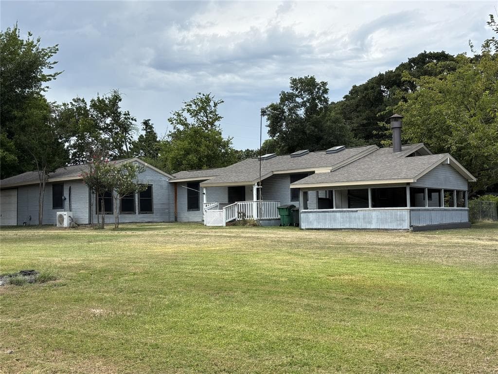 2535 Red Bud Trl