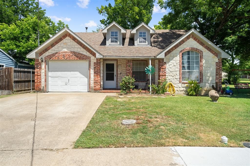 1724 Willow Hollow Dr