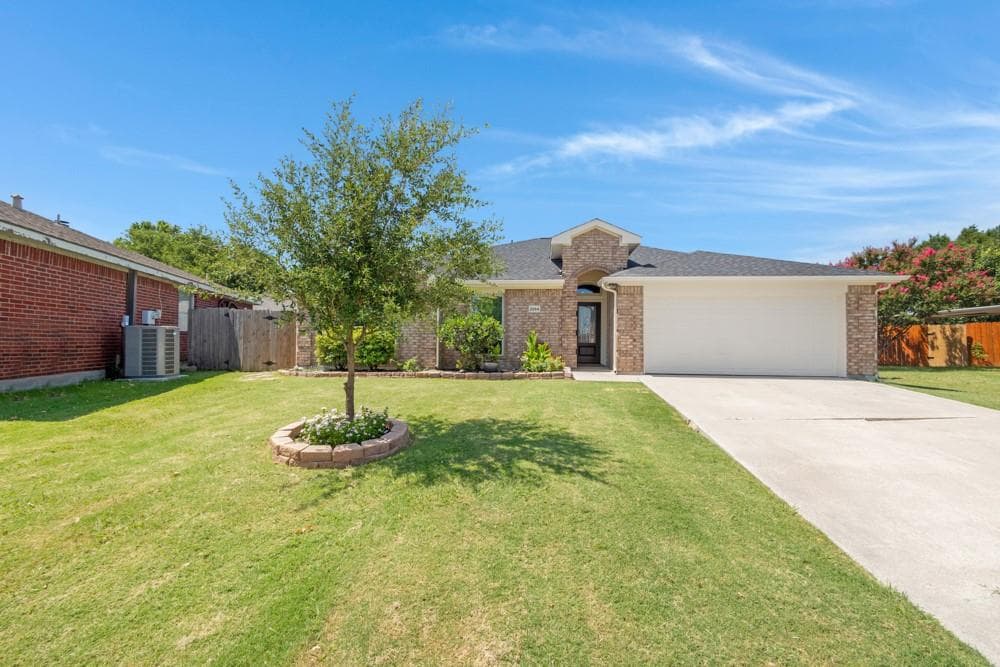 2054 Lake Pointe Dr