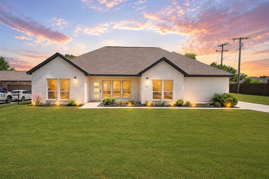 925 Balkan Dr