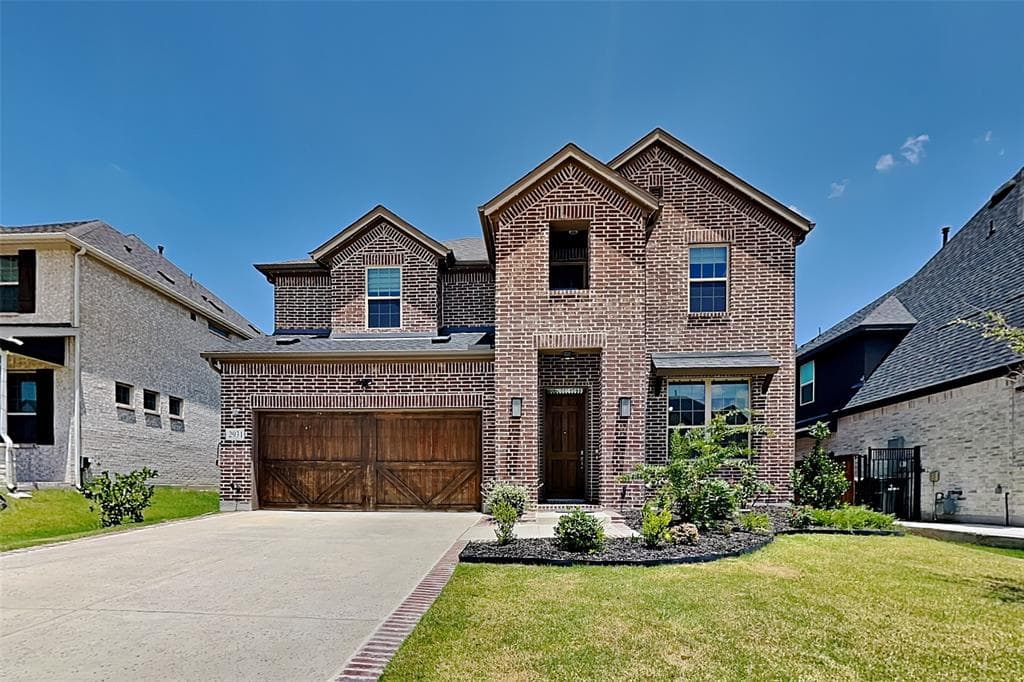 2931 Genevieve Ln