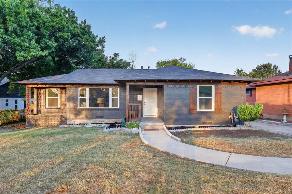 835 Glen Arbor Dr