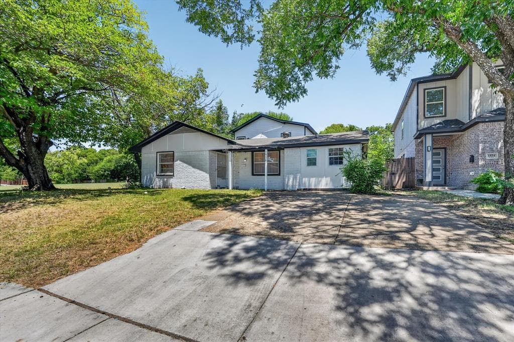 1938 El Paso St