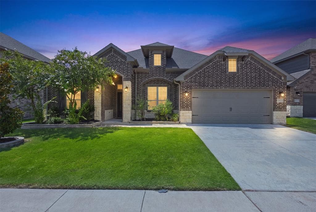 5925 Scottsdale Ln