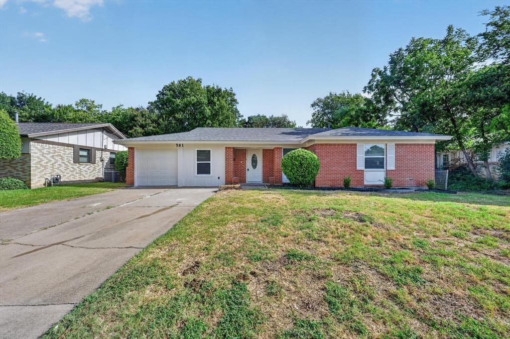 301 E Fuller Dr