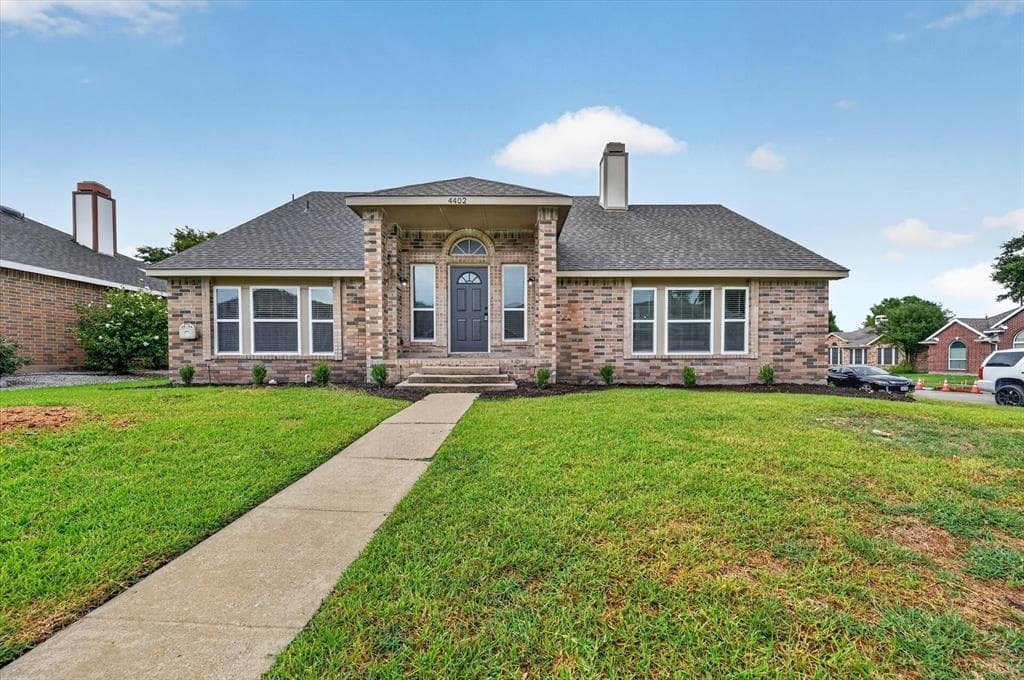 4402 Durango Ln