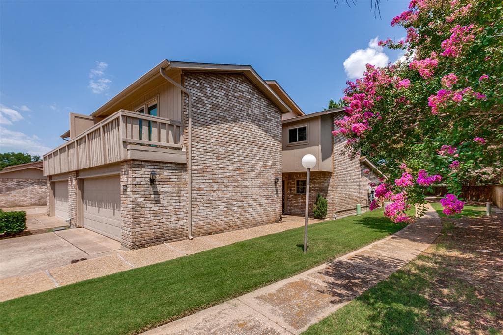 3102 Eastpark Dr