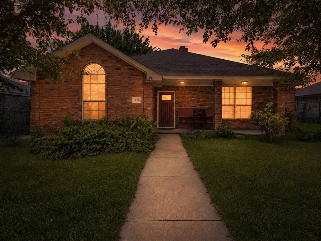 1220 Brittany Way