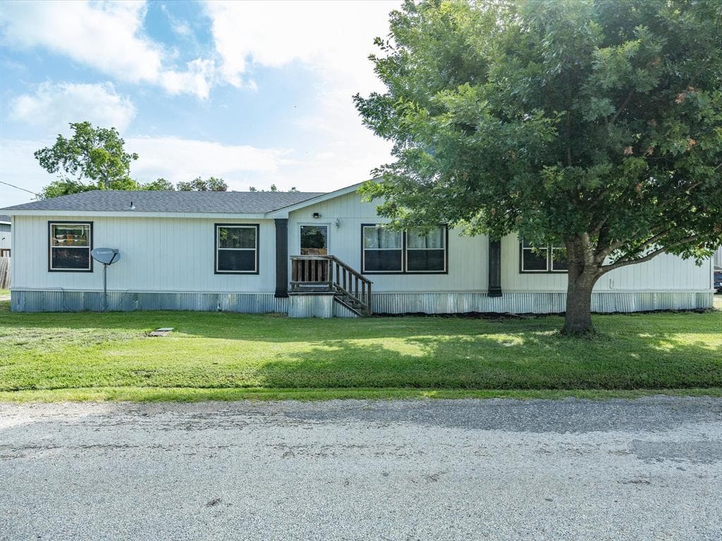 106 Hemphill St